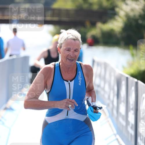 25.08.2024 - Elbe Triathlon Hamburg H.Heesch http://msf.ph/oto/6844138 25.08.2024 14:40:40 Schwimmen  meine-sportfotos.de