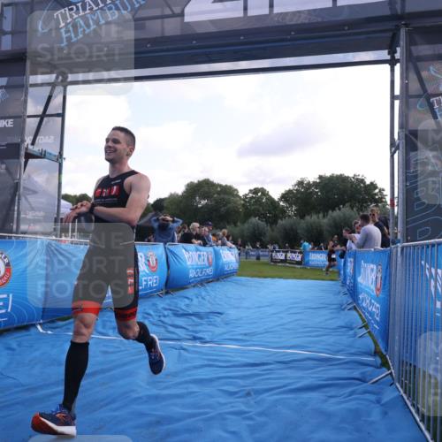 25.08.2024 - Elbe Triathlon Hamburg H.Heesch http://msf.ph/oto/6844149 25.08.2024 10:34:09 Ziel 188 meine-sportfotos.de