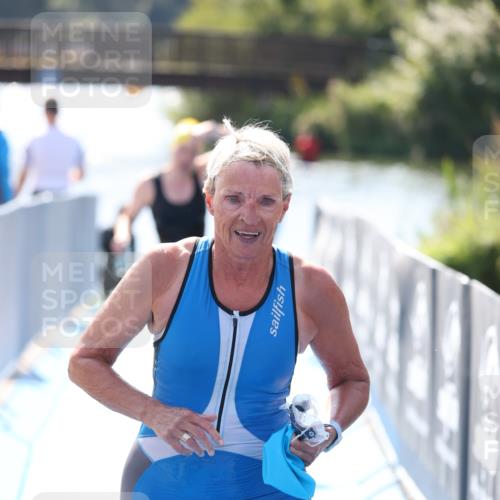 25.08.2024 - Elbe Triathlon Hamburg H.Heesch http://msf.ph/oto/6844158 25.08.2024 14:40:40 Schwimmen  meine-sportfotos.de