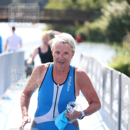 25.08.2024 - Elbe Triathlon Hamburg H.Heesch http://msf.ph/oto/6844167 25.08.2024 14:40:40 Schwimmen  meine-sportfotos.de
