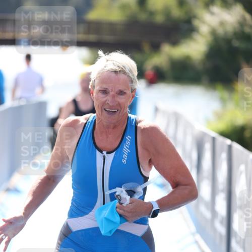 25.08.2024 - Elbe Triathlon Hamburg H.Heesch http://msf.ph/oto/6844183 25.08.2024 14:40:40 Schwimmen  meine-sportfotos.de