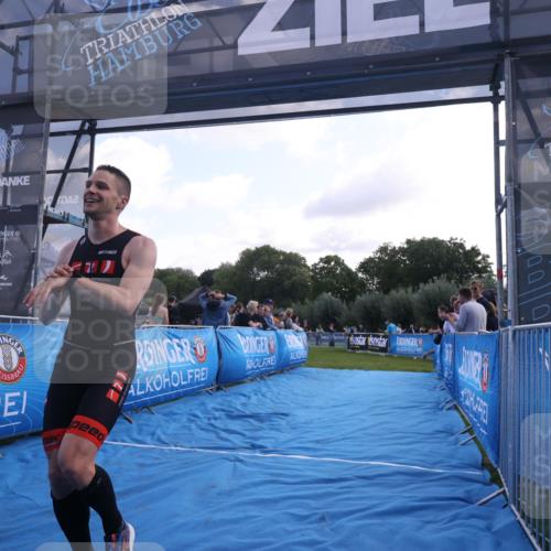 25.08.2024 - Elbe Triathlon Hamburg H.Heesch http://msf.ph/oto/6844184 25.08.2024 10:34:09 Ziel 188 meine-sportfotos.de