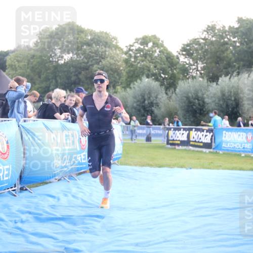 25.08.2024 - Elbe Triathlon Hamburg H.Heesch http://msf.ph/oto/6844186 25.08.2024 10:34:17 Ziel 88 meine-sportfotos.de