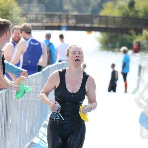 25.08.2024 - Elbe Triathlon Hamburg H.Heesch http://msf.ph/oto/6844201 25.08.2024 14:40:42 Schwimmen  meine-sportfotos.de