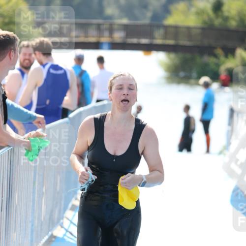 25.08.2024 - Elbe Triathlon Hamburg H.Heesch http://msf.ph/oto/6844208 25.08.2024 14:40:42 Schwimmen  meine-sportfotos.de
