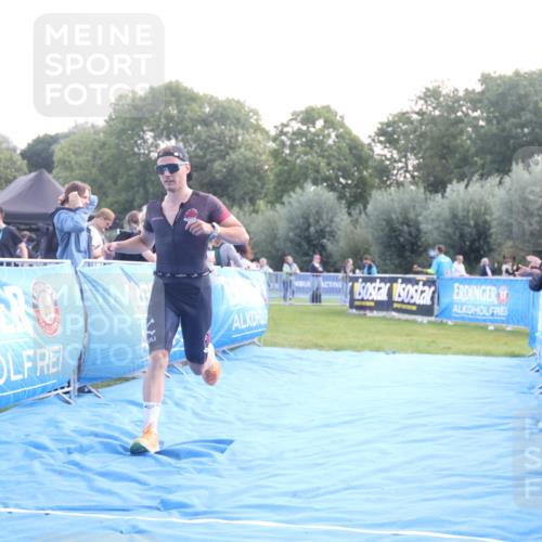 25.08.2024 - Elbe Triathlon Hamburg H.Heesch http://msf.ph/oto/6844220 25.08.2024 10:34:17 Ziel 88 meine-sportfotos.de