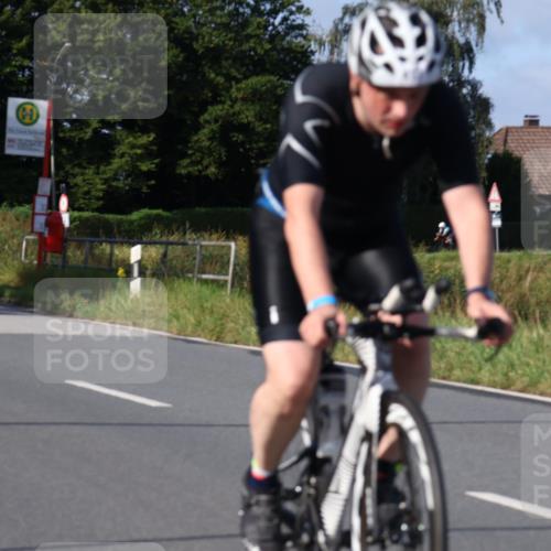 25.08.2024 - Elbe Triathlon Hamburg Fuchs,  Jonas http://msf.ph/oto/6844227 25.08.2024 09:43:22 Radfahren 243, 507, 317, 530, 165, 411, 446, 264 meine-sportfotos.de