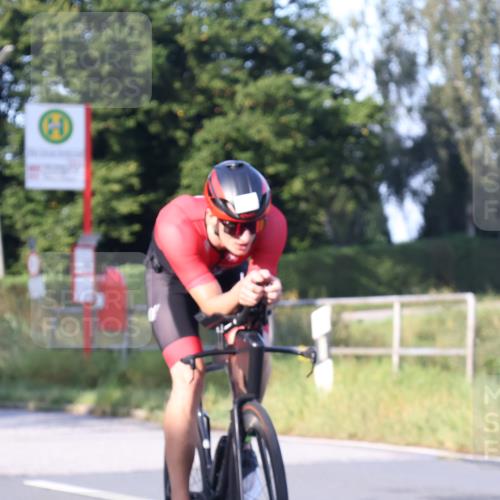 25.08.2024 - Elbe Triathlon Hamburg Fuchs,  Jonas http://msf.ph/oto/6844231 25.08.2024 09:03:14 Radfahren 82 meine-sportfotos.de
