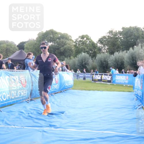 25.08.2024 - Elbe Triathlon Hamburg H.Heesch http://msf.ph/oto/6844243 25.08.2024 10:34:18 Ziel 88 meine-sportfotos.de