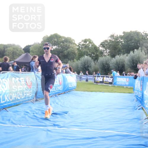 25.08.2024 - Elbe Triathlon Hamburg H.Heesch http://msf.ph/oto/6844249 25.08.2024 10:34:18 Ziel 88 meine-sportfotos.de