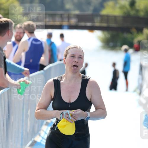 25.08.2024 - Elbe Triathlon Hamburg H.Heesch http://msf.ph/oto/6844252 25.08.2024 14:40:42 Schwimmen  meine-sportfotos.de