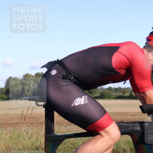 25.08.2024 - Elbe Triathlon Hamburg Fuchs,  Jonas http://msf.ph/oto/6844260 25.08.2024 09:03:15 Radfahren 82 meine-sportfotos.de