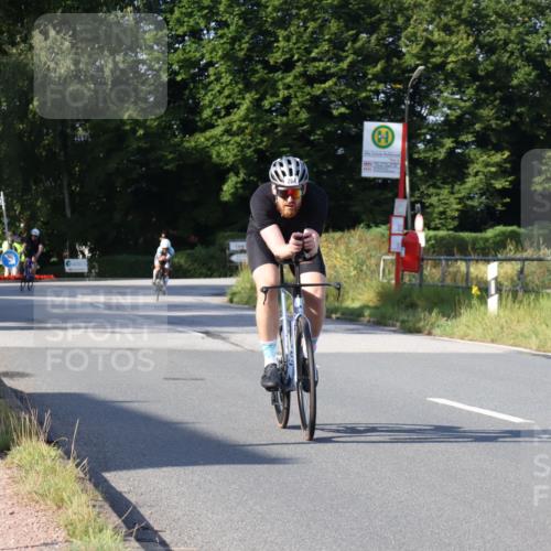 25.08.2024 - Elbe Triathlon Hamburg Fuchs,  Jonas http://msf.ph/oto/6844261 25.08.2024 09:43:27 Radfahren 165, 411, 446, 264, 482, 233, 388 meine-sportfotos.de