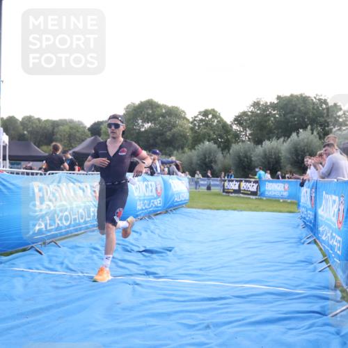 25.08.2024 - Elbe Triathlon Hamburg H.Heesch http://msf.ph/oto/6844270 25.08.2024 10:34:18 Ziel 88 meine-sportfotos.de