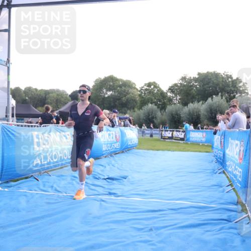 25.08.2024 - Elbe Triathlon Hamburg H.Heesch http://msf.ph/oto/6844279 25.08.2024 10:34:18 Ziel 88 meine-sportfotos.de
