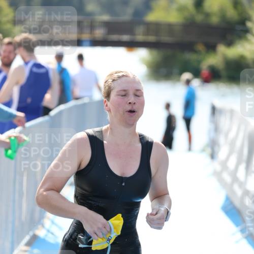 25.08.2024 - Elbe Triathlon Hamburg H.Heesch http://msf.ph/oto/6844281 25.08.2024 14:40:43 Schwimmen  meine-sportfotos.de