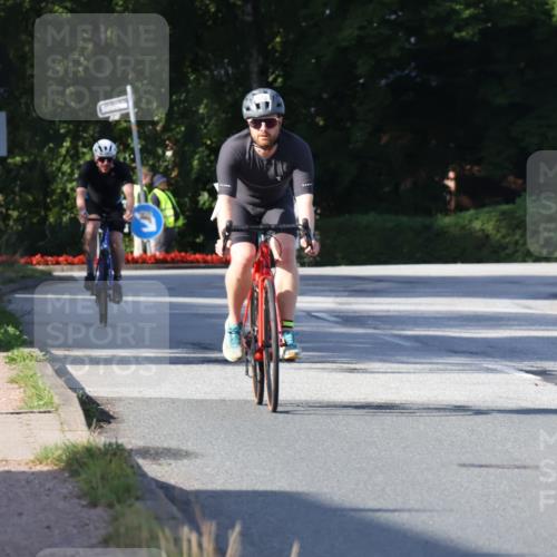25.08.2024 - Elbe Triathlon Hamburg Fuchs,  Jonas http://msf.ph/oto/6844284 25.08.2024 09:43:29 Radfahren 446, 264, 482, 233, 388 meine-sportfotos.de