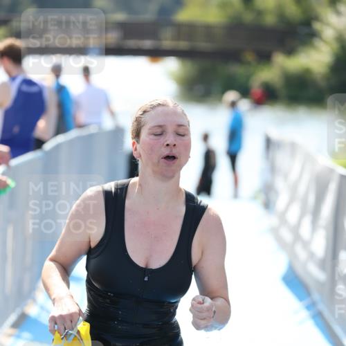 25.08.2024 - Elbe Triathlon Hamburg H.Heesch http://msf.ph/oto/6844296 25.08.2024 14:40:43 Schwimmen  meine-sportfotos.de