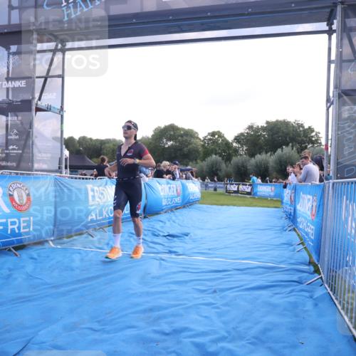 25.08.2024 - Elbe Triathlon Hamburg H.Heesch http://msf.ph/oto/6844299 25.08.2024 10:34:18 Ziel 88 meine-sportfotos.de