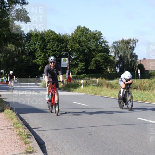 25.08.2024 - Elbe Triathlon Hamburg Fuchs,  Jonas http://msf.ph/oto/6844304 25.08.2024 09:43:31 Radfahren 446, 264, 482, 233, 388, 447 meine-sportfotos.de
