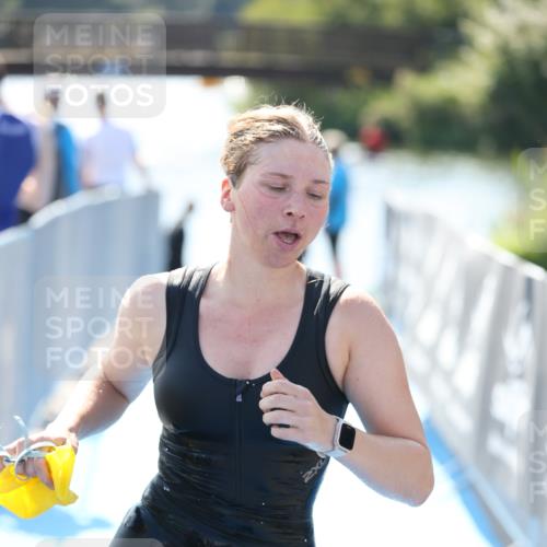 25.08.2024 - Elbe Triathlon Hamburg H.Heesch http://msf.ph/oto/6844311 25.08.2024 14:40:43 Schwimmen  meine-sportfotos.de