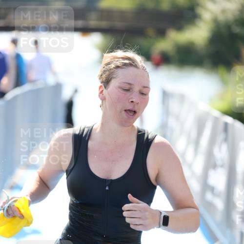 25.08.2024 - Elbe Triathlon Hamburg H.Heesch http://msf.ph/oto/6844316 25.08.2024 14:40:43 Schwimmen  meine-sportfotos.de