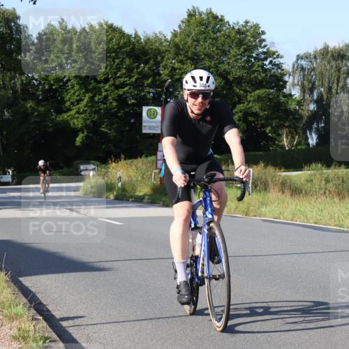 25.08.2024 - Elbe Triathlon Hamburg Fuchs,  Jonas http://msf.ph/oto/6844330 25.08.2024 09:43:33 Radfahren 264, 482, 233, 388, 447 meine-sportfotos.de