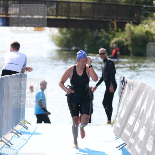 25.08.2024 - Elbe Triathlon Hamburg H.Heesch http://msf.ph/oto/6844334 25.08.2024 14:41:37 Schwimmen  meine-sportfotos.de