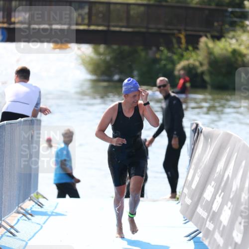 25.08.2024 - Elbe Triathlon Hamburg H.Heesch http://msf.ph/oto/6844341 25.08.2024 14:41:37 Schwimmen  meine-sportfotos.de