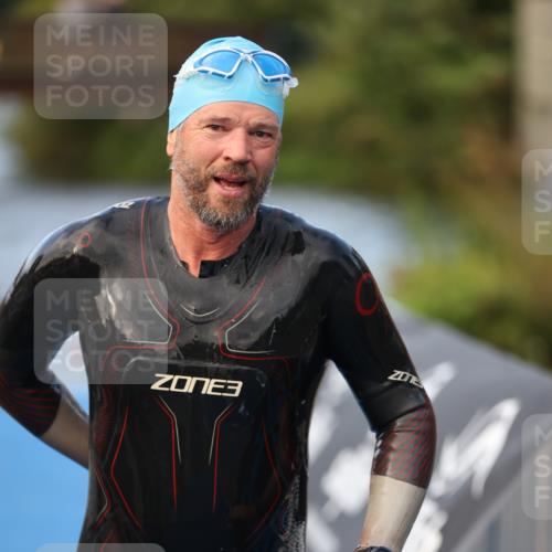 25.08.2024 - Elbe Triathlon Hamburg H.Heesch http://msf.ph/oto/6844348 25.08.2024 08:46:48 Schwimmen 113, 146, 147, 150, 198 meine-sportfotos.de