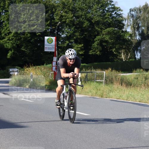 25.08.2024 - Elbe Triathlon Hamburg Fuchs,  Jonas http://msf.ph/oto/6844358 25.08.2024 09:43:36 Radfahren 482, 233, 388, 447 meine-sportfotos.de