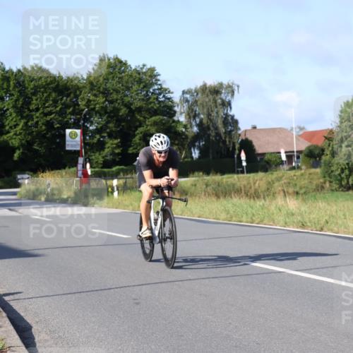 25.08.2024 - Elbe Triathlon Hamburg Fuchs,  Jonas http://msf.ph/oto/6844370 25.08.2024 09:43:36 Radfahren 482, 233, 388, 447 meine-sportfotos.de