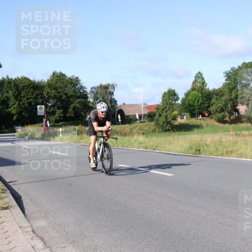 25.08.2024 - Elbe Triathlon Hamburg Fuchs,  Jonas http://msf.ph/oto/6844374 25.08.2024 09:43:37 Radfahren 233, 388, 447 meine-sportfotos.de