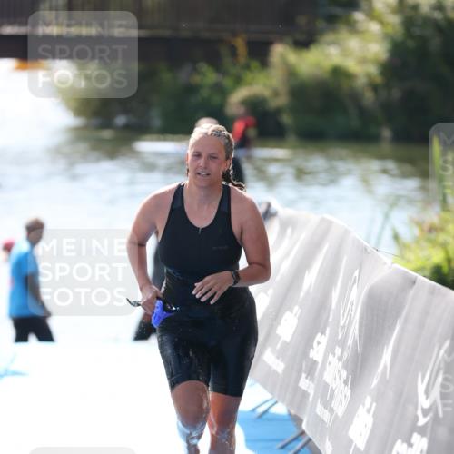 25.08.2024 - Elbe Triathlon Hamburg H.Heesch http://msf.ph/oto/6844375 25.08.2024 14:41:39 Schwimmen  meine-sportfotos.de