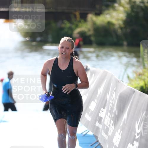 25.08.2024 - Elbe Triathlon Hamburg H.Heesch http://msf.ph/oto/6844378 25.08.2024 14:41:39 Schwimmen  meine-sportfotos.de