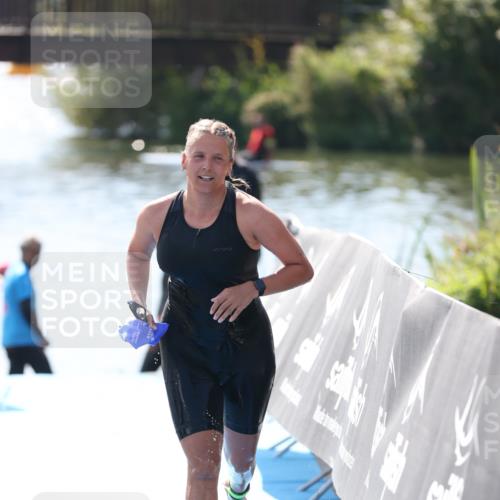 25.08.2024 - Elbe Triathlon Hamburg H.Heesch http://msf.ph/oto/6844389 25.08.2024 14:41:39 Schwimmen  meine-sportfotos.de