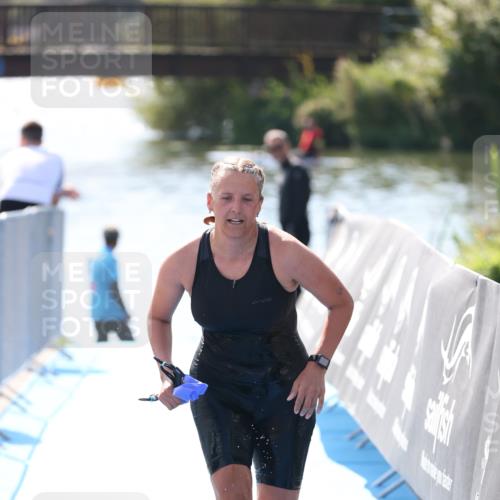 25.08.2024 - Elbe Triathlon Hamburg H.Heesch http://msf.ph/oto/6844401 25.08.2024 14:41:40 Schwimmen  meine-sportfotos.de