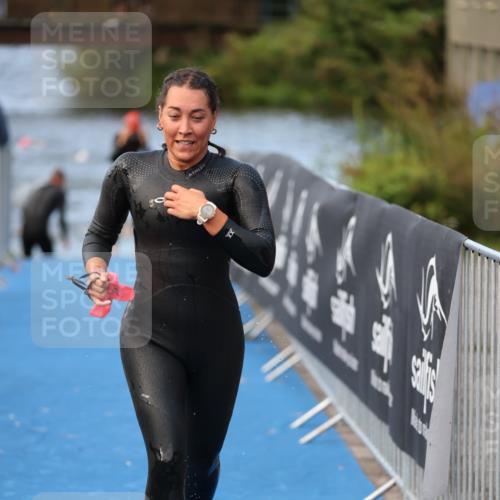 25.08.2024 - Elbe Triathlon Hamburg H.Heesch http://msf.ph/oto/6844431 25.08.2024 08:47:03 Schwimmen 125, 146, 193, 198 meine-sportfotos.de