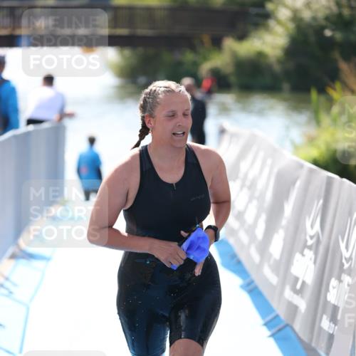 25.08.2024 - Elbe Triathlon Hamburg H.Heesch http://msf.ph/oto/6844432 25.08.2024 14:41:41 Schwimmen  meine-sportfotos.de