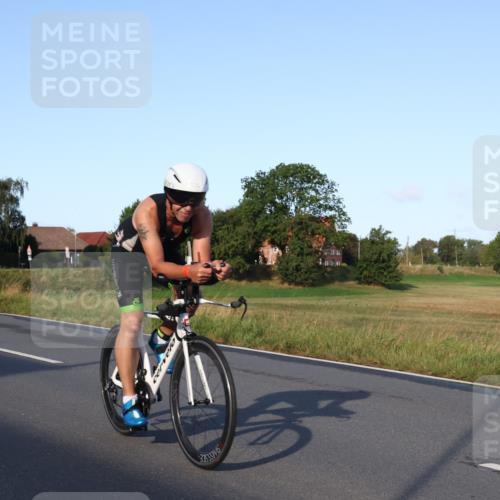 25.08.2024 - Elbe Triathlon Hamburg Fuchs,  Jonas http://msf.ph/oto/6844438 25.08.2024 09:03:42 Radfahren 156, 229, 107 meine-sportfotos.de