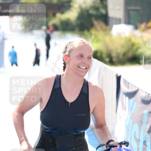 25.08.2024 - Elbe Triathlon Hamburg H.Heesch http://msf.ph/oto/6844464 25.08.2024 14:41:42 Schwimmen  meine-sportfotos.de