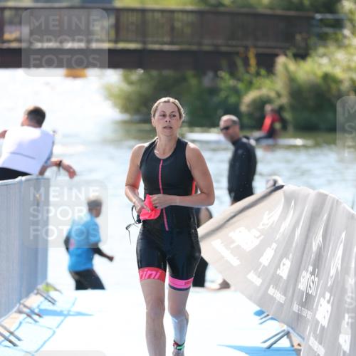 25.08.2024 - Elbe Triathlon Hamburg H.Heesch http://msf.ph/oto/6844470 25.08.2024 14:42:01 Schwimmen  meine-sportfotos.de