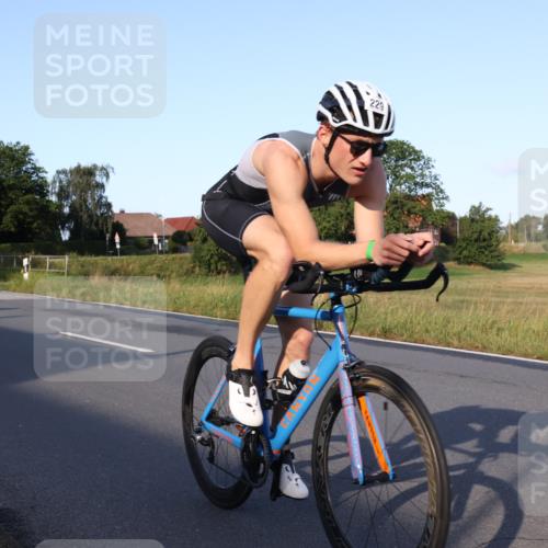 25.08.2024 - Elbe Triathlon Hamburg Fuchs,  Jonas http://msf.ph/oto/6844473 25.08.2024 09:03:45 Radfahren 156, 229, 107 meine-sportfotos.de