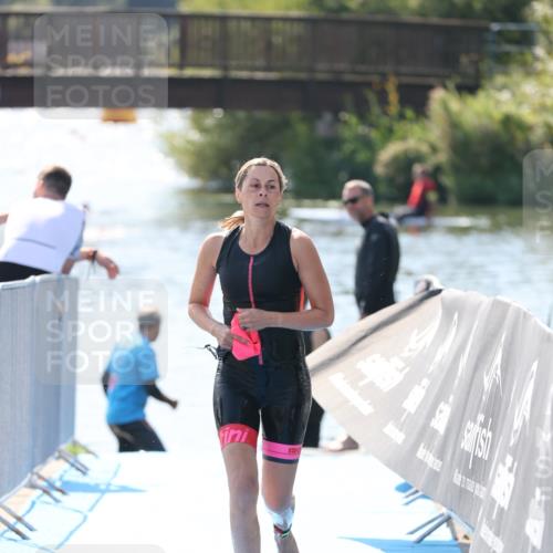 25.08.2024 - Elbe Triathlon Hamburg H.Heesch http://msf.ph/oto/6844474 25.08.2024 14:42:01 Schwimmen  meine-sportfotos.de