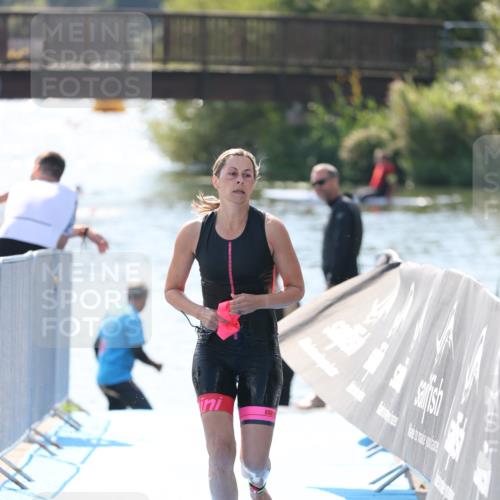 25.08.2024 - Elbe Triathlon Hamburg H.Heesch http://msf.ph/oto/6844478 25.08.2024 14:42:01 Schwimmen  meine-sportfotos.de