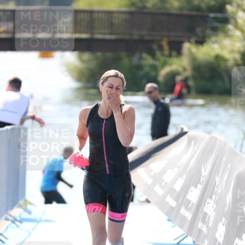 25.08.2024 - Elbe Triathlon Hamburg H.Heesch http://msf.ph/oto/6844492 25.08.2024 14:42:02 Schwimmen  meine-sportfotos.de