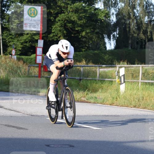 25.08.2024 - Elbe Triathlon Hamburg Fuchs,  Jonas http://msf.ph/oto/6844528 25.08.2024 09:03:55 Radfahren 257 meine-sportfotos.de