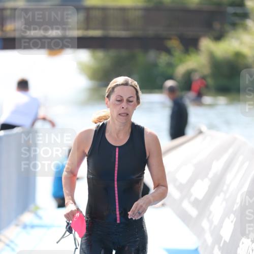 25.08.2024 - Elbe Triathlon Hamburg H.Heesch http://msf.ph/oto/6844534 25.08.2024 14:42:03 Schwimmen  meine-sportfotos.de