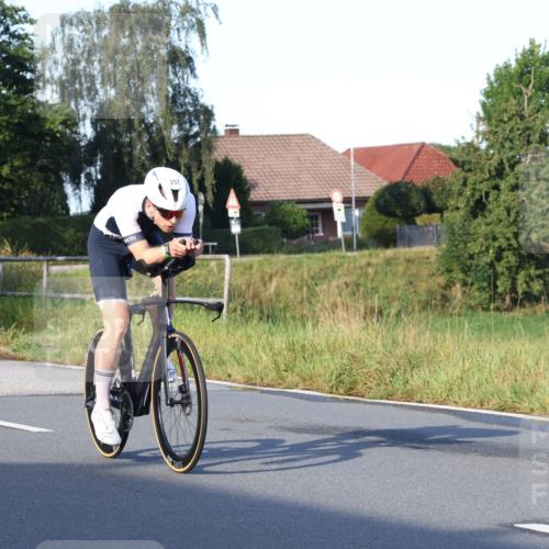 25.08.2024 - Elbe Triathlon Hamburg Fuchs,  Jonas http://msf.ph/oto/6844537 25.08.2024 09:03:55 Radfahren 257 meine-sportfotos.de