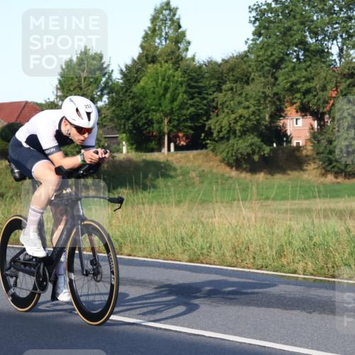 25.08.2024 - Elbe Triathlon Hamburg Fuchs,  Jonas http://msf.ph/oto/6844550 25.08.2024 09:03:56 Radfahren 257, 93 meine-sportfotos.de